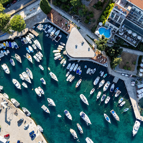 Pogled iz zraka na marinu u Opatiji