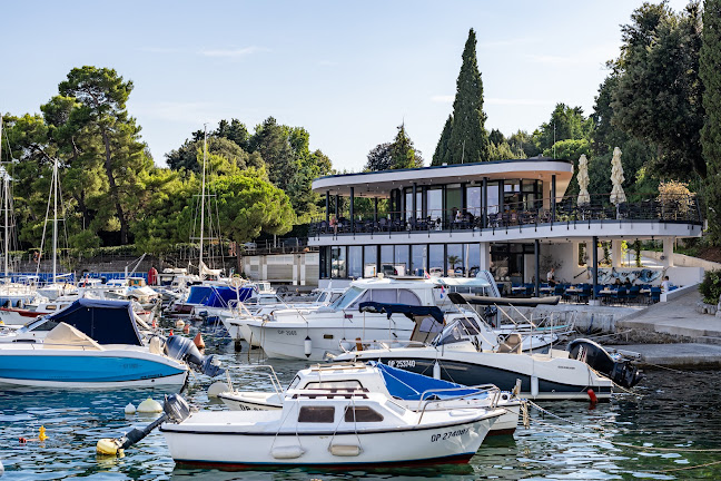 Yacht Club Opatija uz marinu